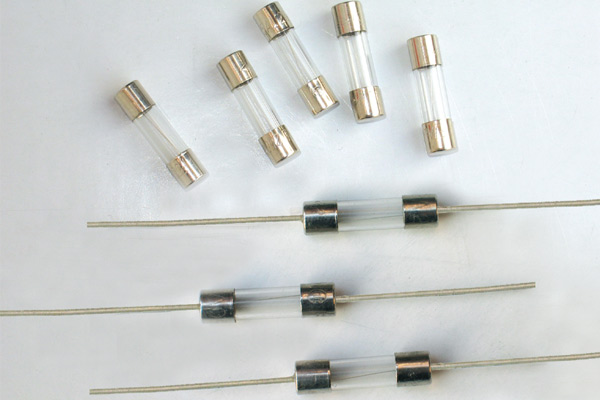 RF1-20(RF2-20)外焊式ф5.2×20玻璃保險絲管(速斷型)
